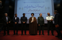 شهردار قم با استقبال خانواده شهدا کار خود را آغاز کرد