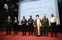 شهردار قم با استقبال خانواده شهدا کار خود را آغاز کرد