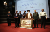شهردار قم با استقبال خانواده شهدا کار خود را آغاز کرد