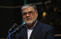 شهردار قم با استقبال خانواده شهدا کار خود را آغاز کرد