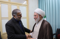 شهردار قم با آیت‌الله اراکی دیدار و گفت‌وگو کرد