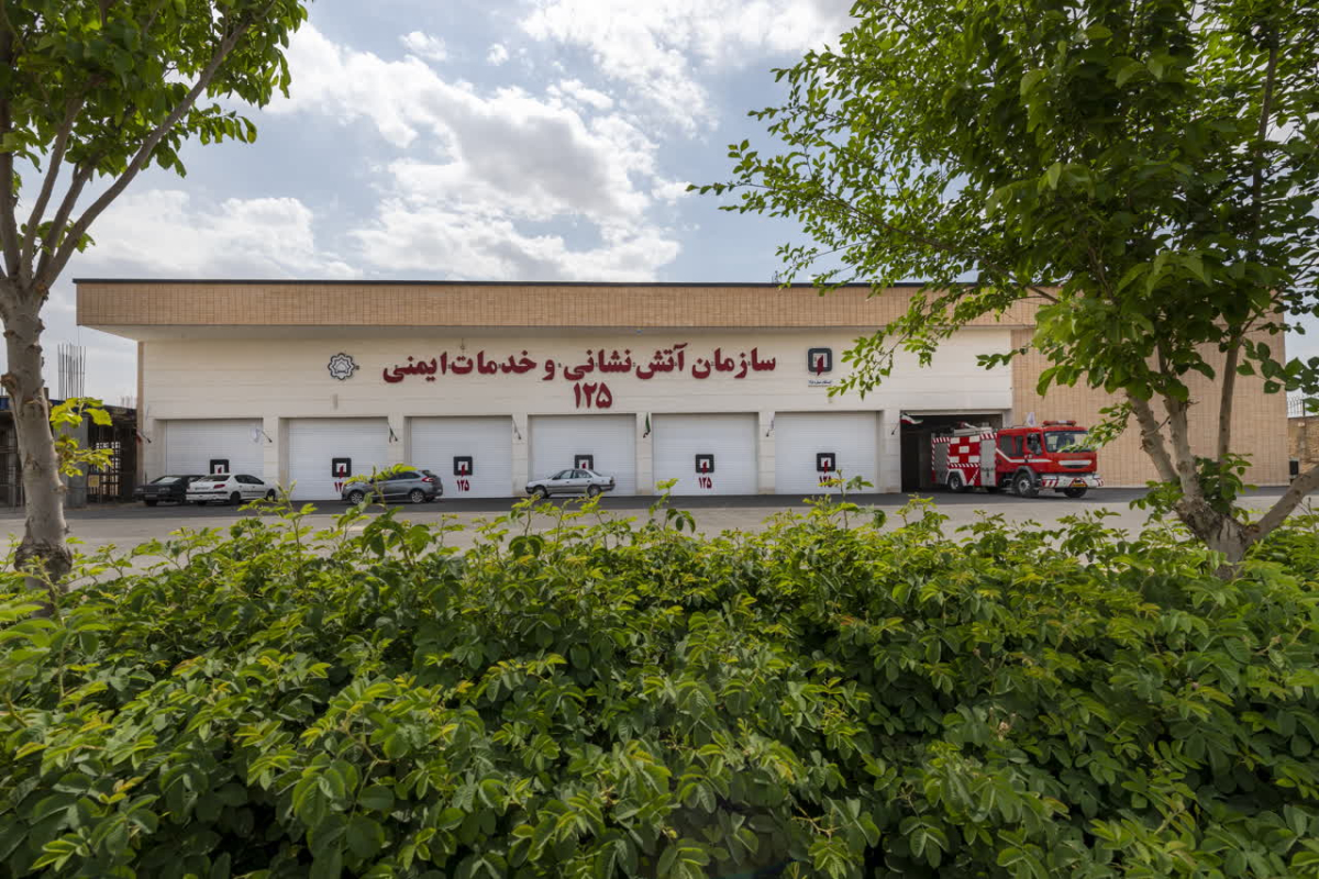 پیشرفت ۶۱ درصدی احداث ساختمان فرماندهی ایستگاه مادر آتش‌نشانی قم