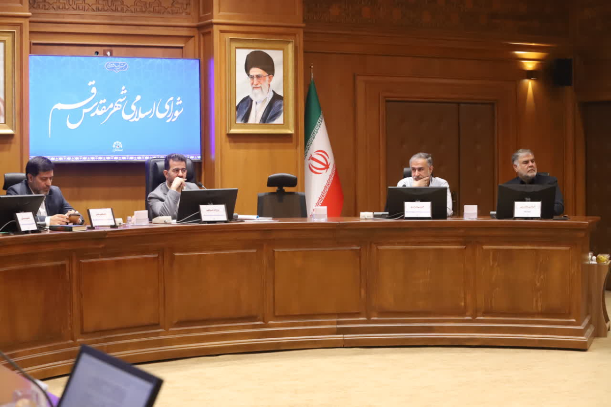 نخستین حضور دکتر عظیمی در جلسه رسمی و علنی شورای شهر قم 