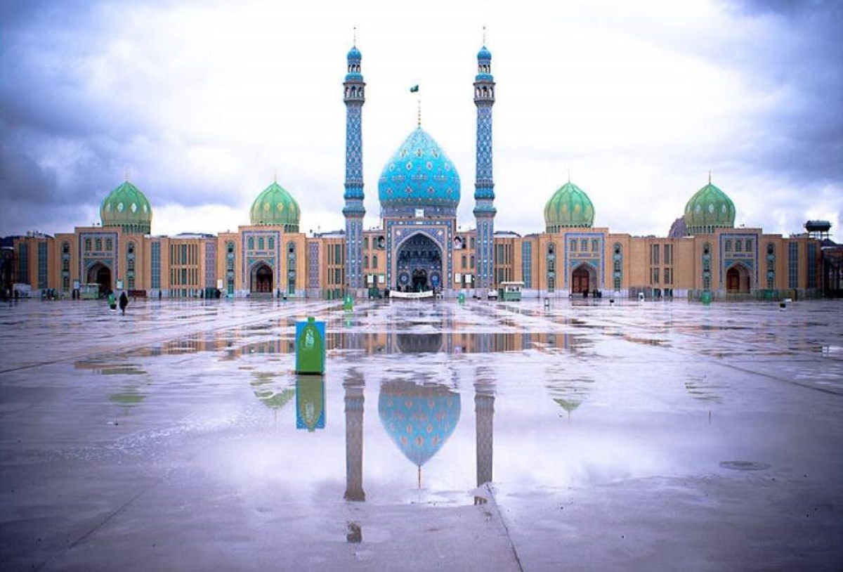 خدمت‌رسانی به زائران خارجی در مسجد مقدس جمکران