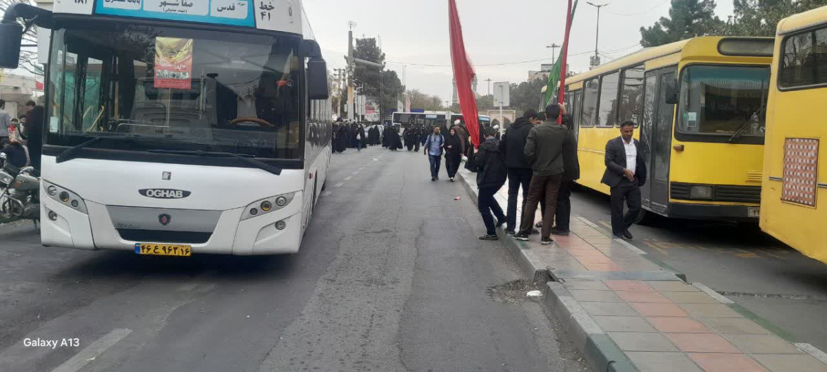 آماده‌باش سازمان اتوبوسرانی قم در راهپیمایی ۱۳ آبان / خدمات‌رسانی ویژه به ۳۰ مدرسه