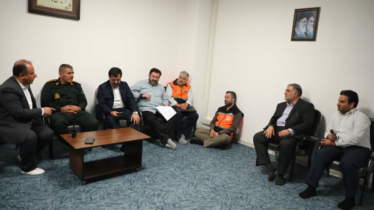 بازدید استاندار و شهردار قم از ایستگاه فرماندهی آتش نشانی