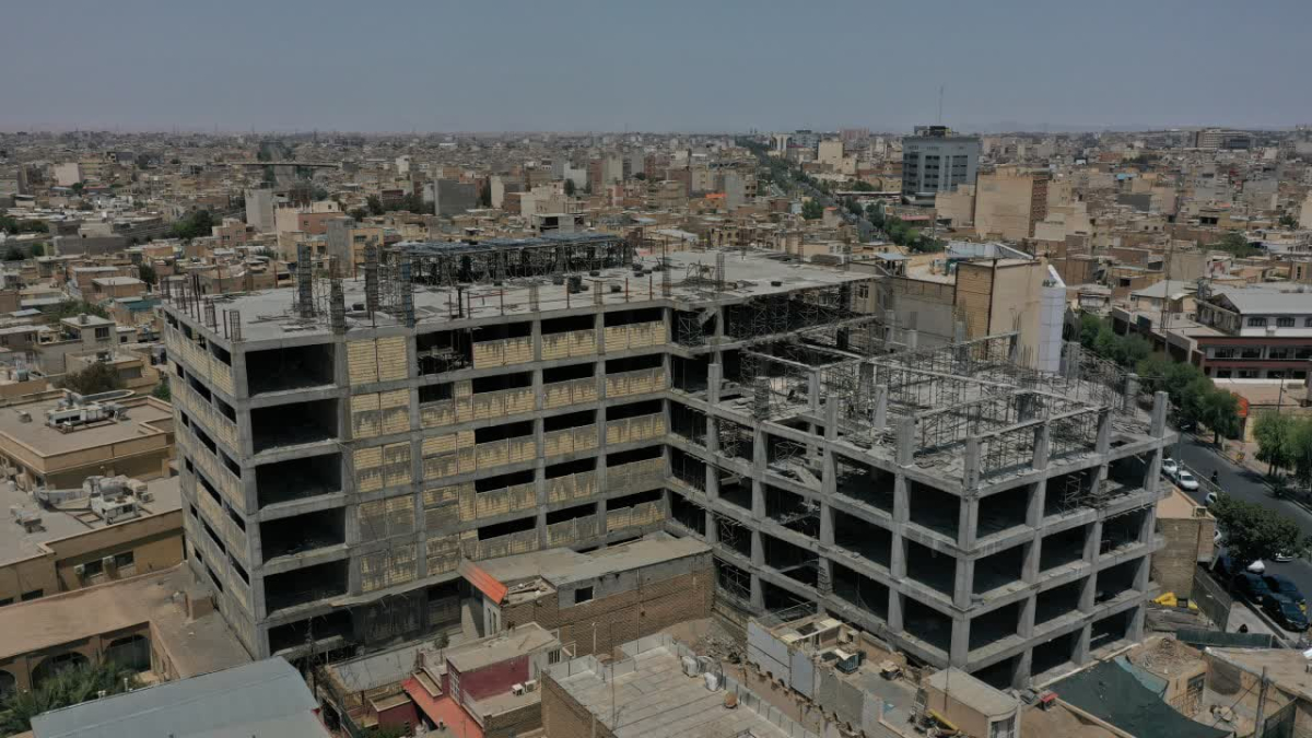 پارکینگ خیابان امام خمینی (ره) قم در مراحل پایانی احداث قرار دارد